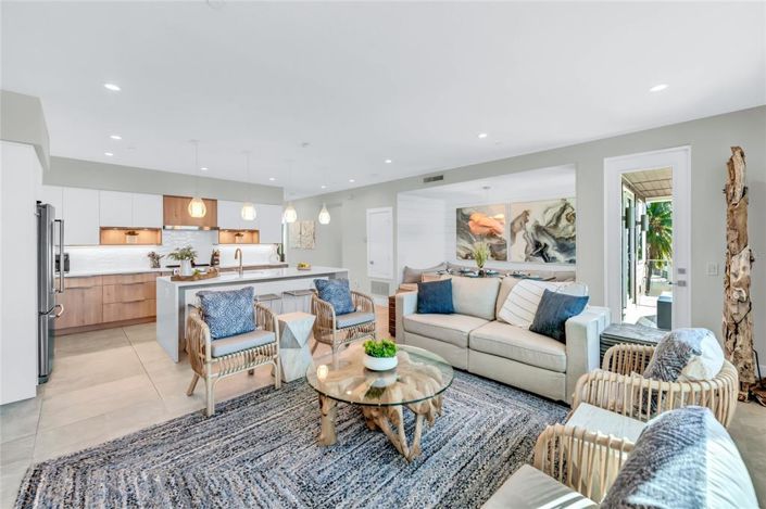 Image No.20-5 Bed Property for sale