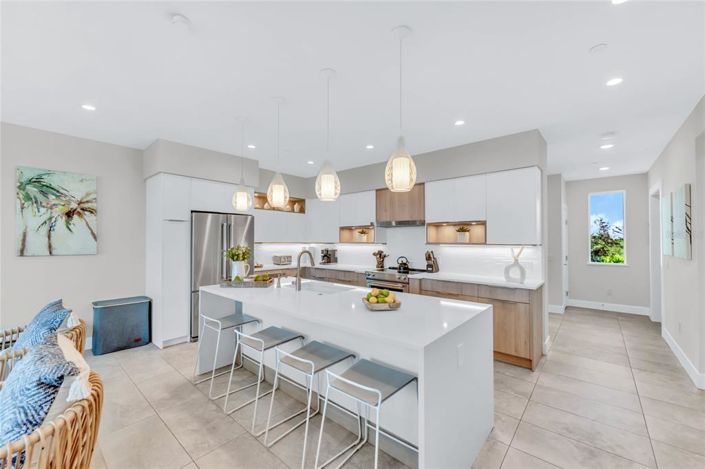 Image No.22-5 Bed Property for sale