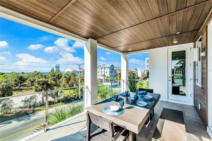 Image No.28-5 Bed Property for sale