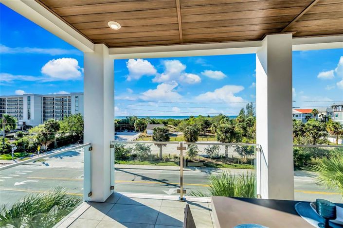 Image No.29-5 Bed Property for sale