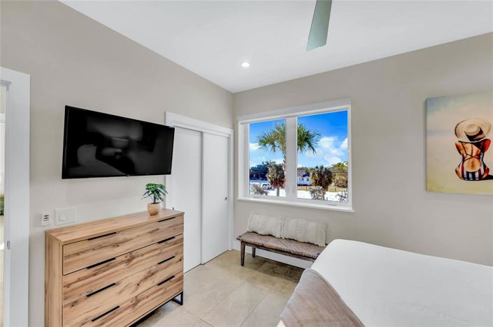 Image No.35-5 Bed Property for sale