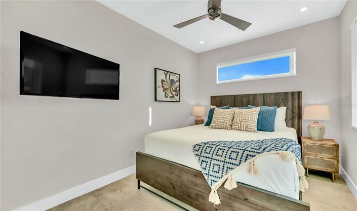 Image No.40-5 Bed Property for sale