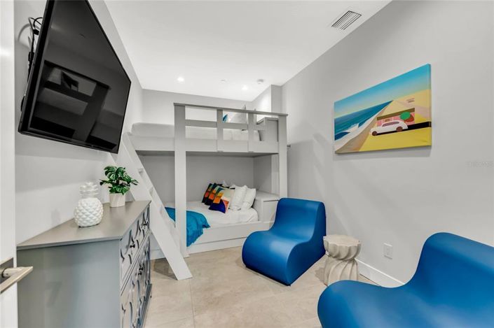 Image No.45-5 Bed Property for sale