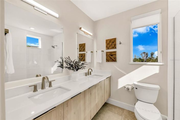 Image No.50-5 Bed Property for sale