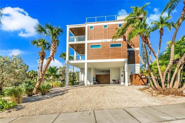 Image No.6-5 Bed Property for sale