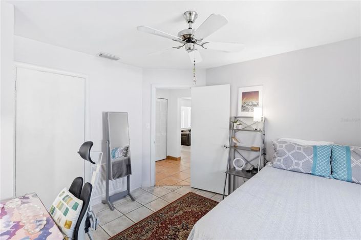 Image No.21-3 Bed Property for sale