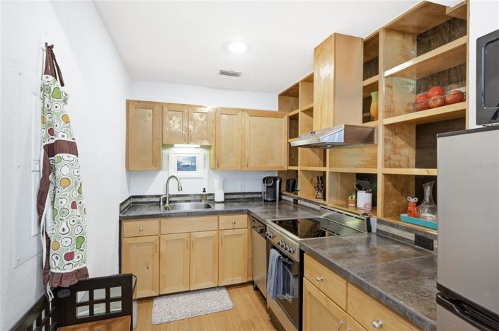 Image No.32-3 Bed Property for sale