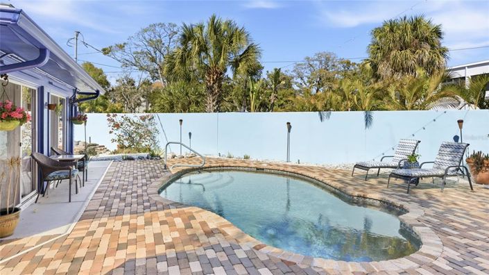 Image No.43-3 Bed Property for sale