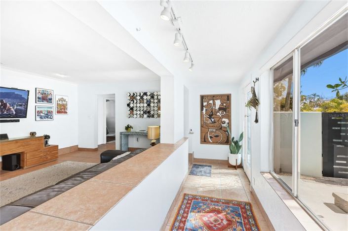 Image No.5-3 Bed Property for sale