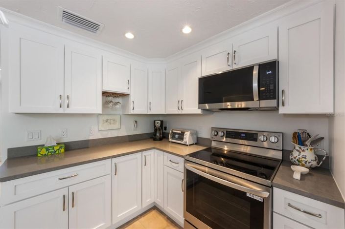 Image No.11-2 Bed Property for sale