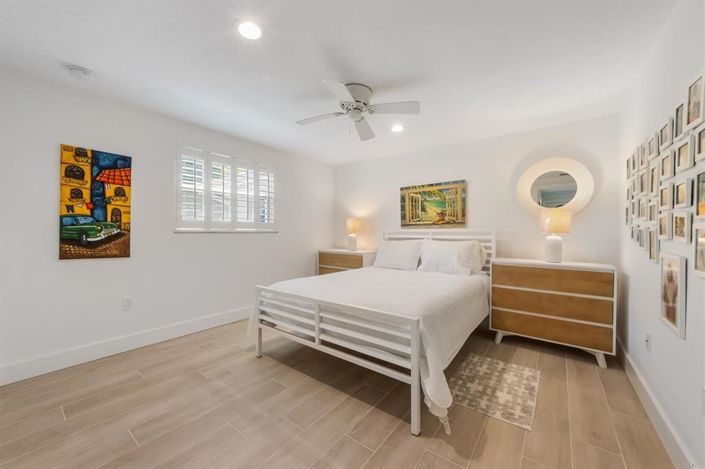 Image No.21-2 Bed Property for sale