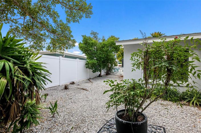 Image No.33-2 Bed Property for sale