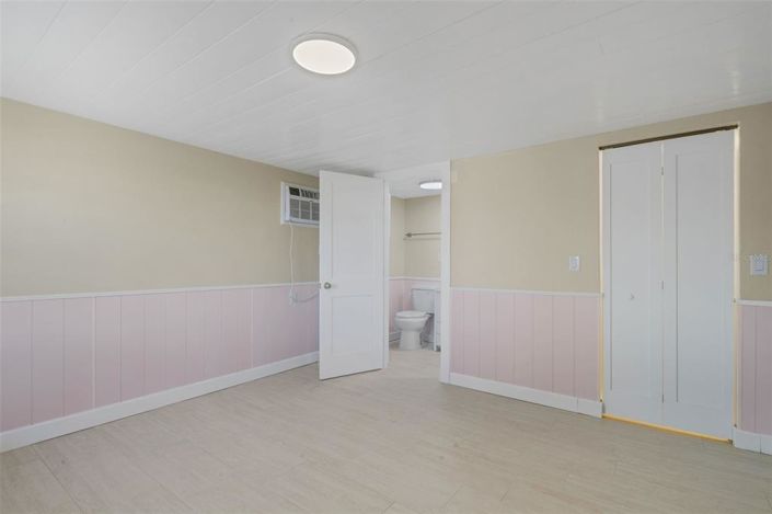 Image No.18-2 Bed Property for sale