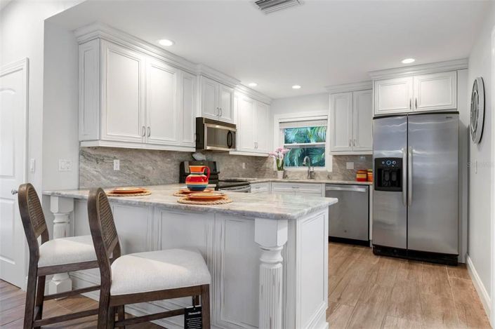 Image No.19-3 Bed Property for sale