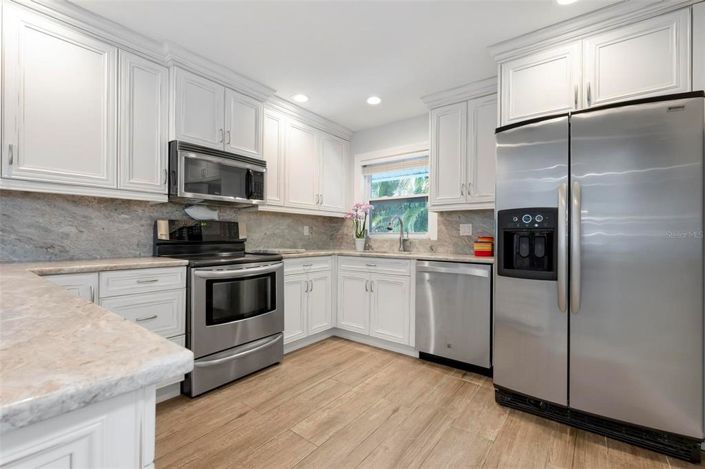 Image No.20-3 Bed Property for sale