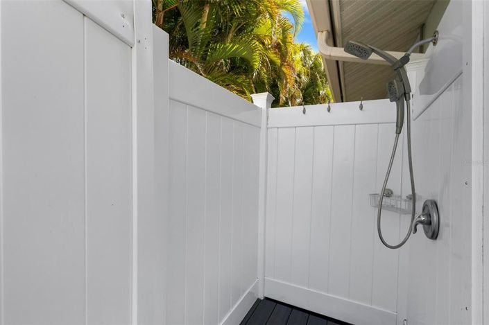 Image No.56-3 Bed Property for sale