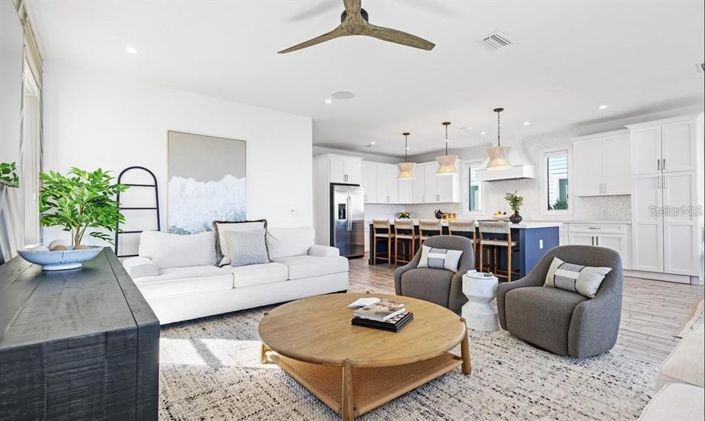 Image No.12-8 Bed Property for sale