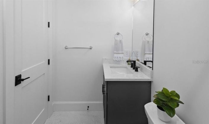 Image No.43-8 Bed Property for sale