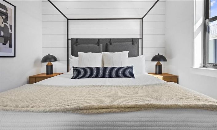 Image No.53-8 Bed Property for sale