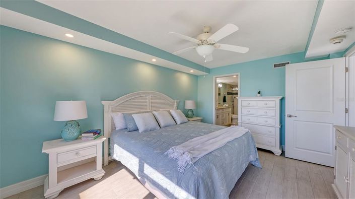 Image No.14-2 Bed Property for sale