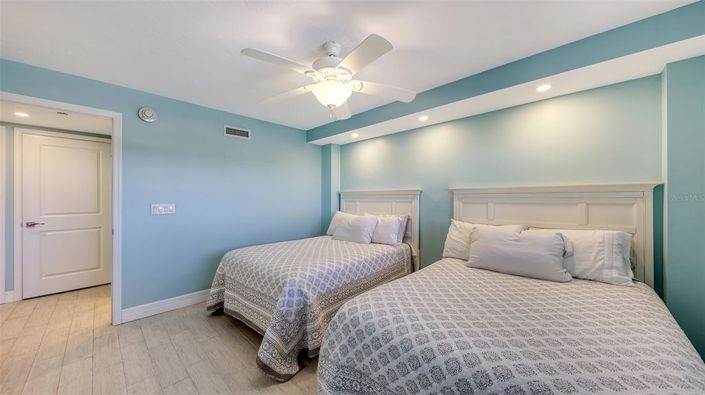 Image No.18-2 Bed Property for sale