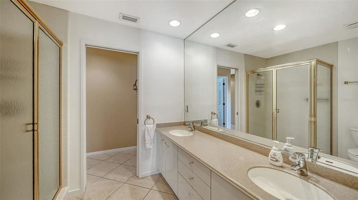 Image No.29-3 Bed Property for sale