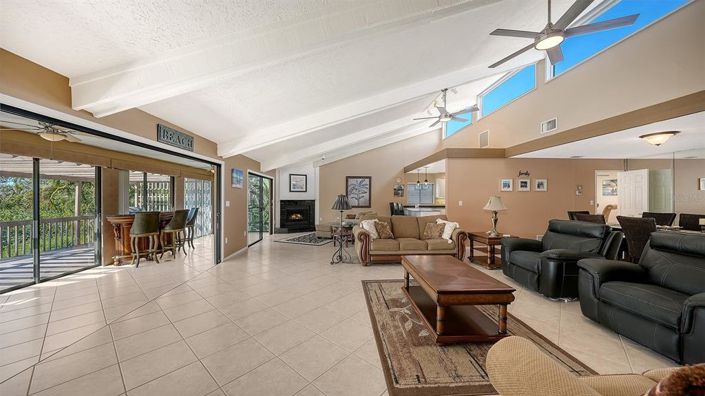 Image No.3-3 Bed Property for sale