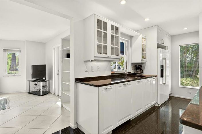 Image No.12-3 Bed Property for sale