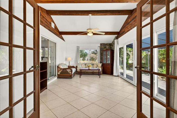 Image No.18-3 Bed Property for sale