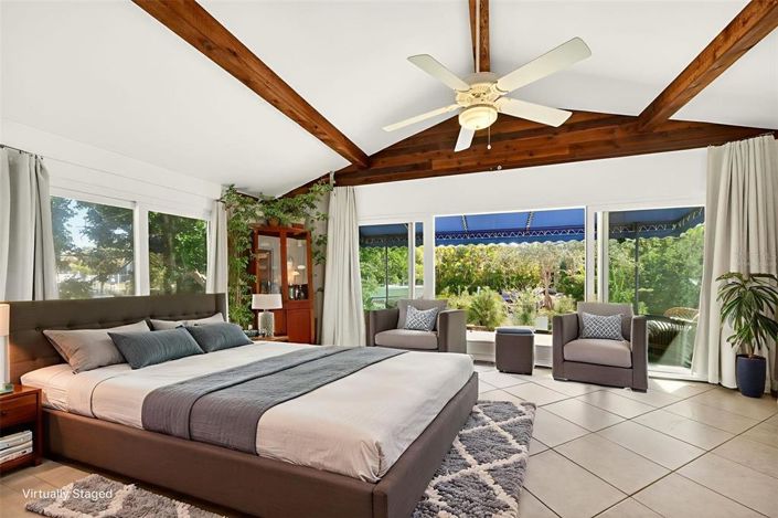 Image No.21-3 Bed Property for sale