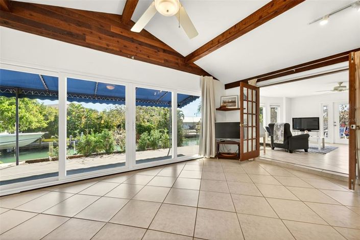 Image No.22-3 Bed Property for sale