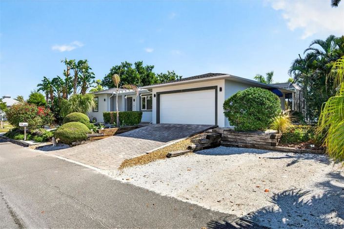 Image No.5-3 Bed Property for sale