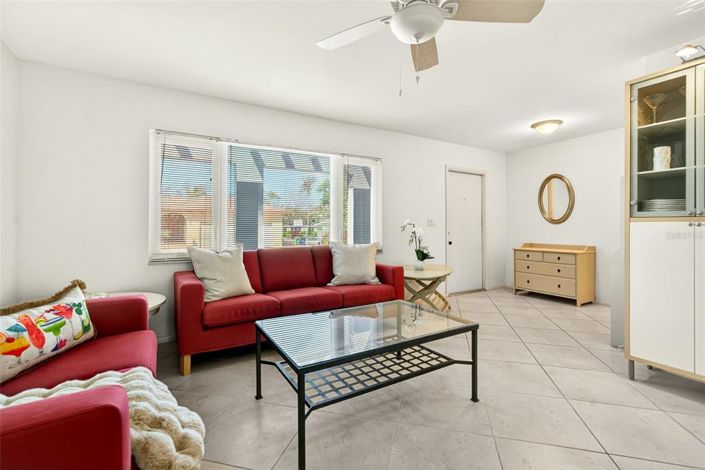 Image No.8-3 Bed Property for sale