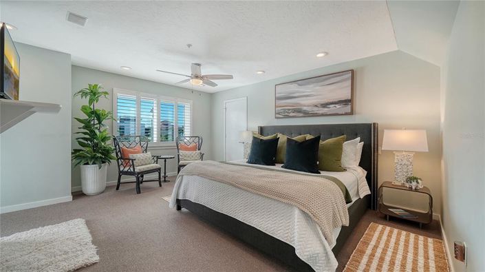 Image No.16-8 Bed Property for sale