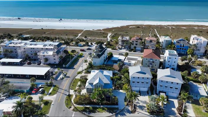 Image No.2-8 Bed Property for sale