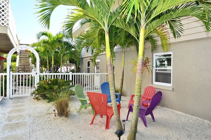 Image No.22-8 Bed Property for sale