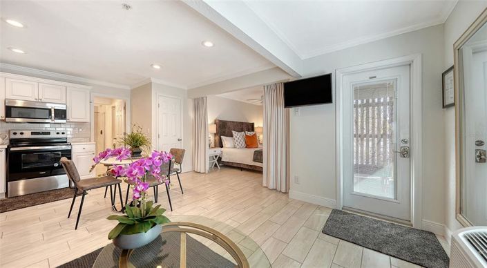 Image No.30-8 Bed Property for sale