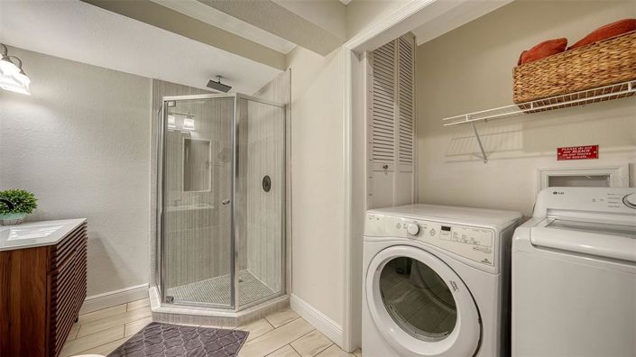 Image No.32-8 Bed Property for sale