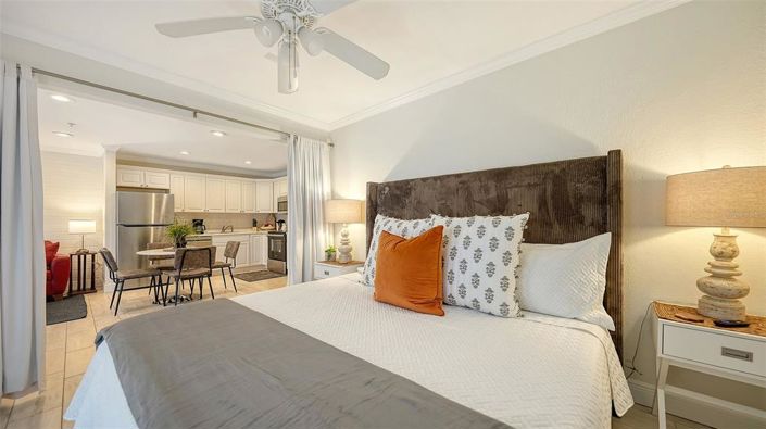 Image No.33-8 Bed Property for sale