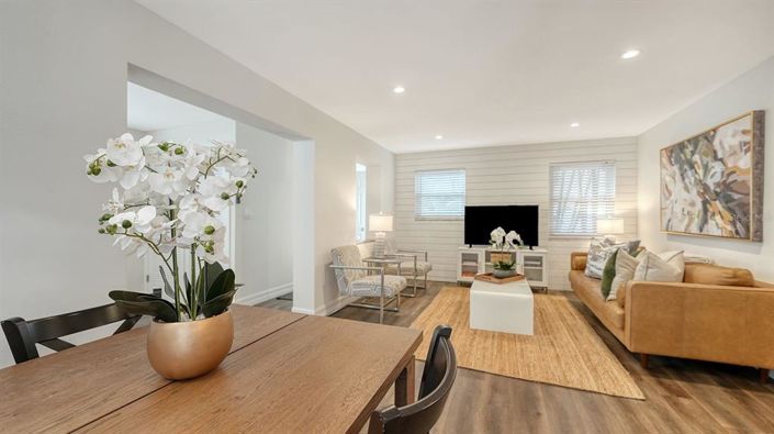 Image No.4-8 Bed Property for sale