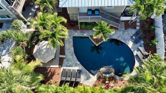 Image No.9-8 Bed Property for sale