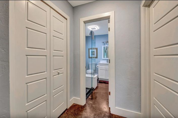 Image No.12-4 Bed Property for sale