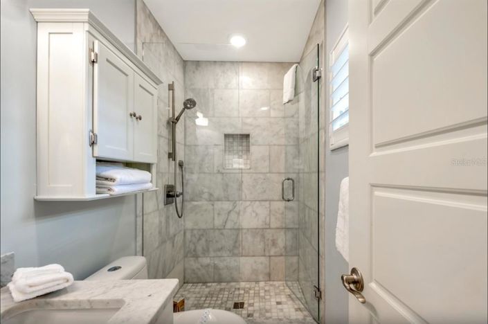 Image No.17-4 Bed Property for sale