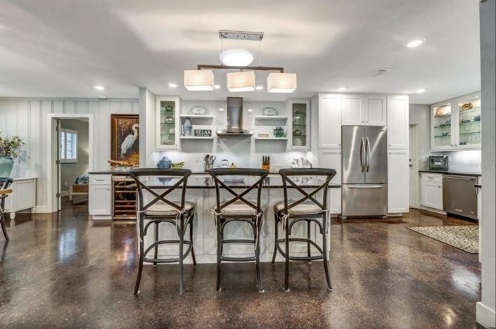 Image No.5-4 Bed Property for sale