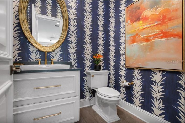 Image No.13-7 Bed Property for sale