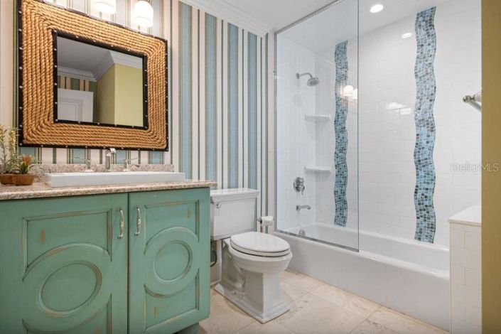 Image No.21-7 Bed Property for sale