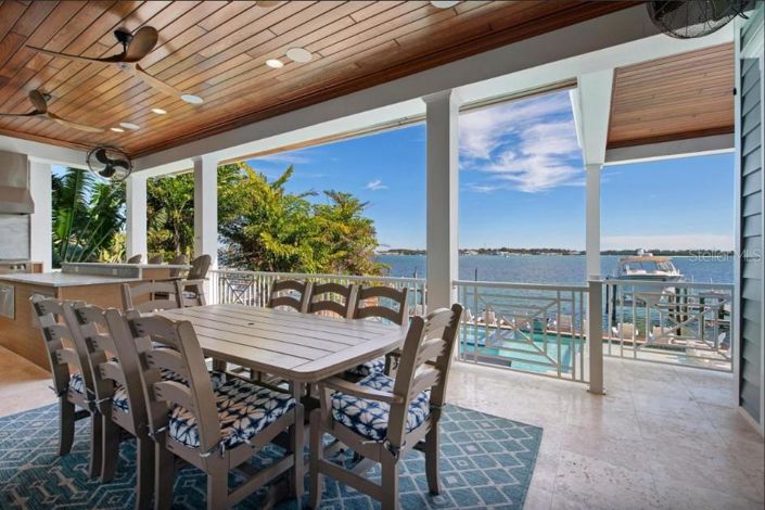 Image No.26-7 Bed Property for sale