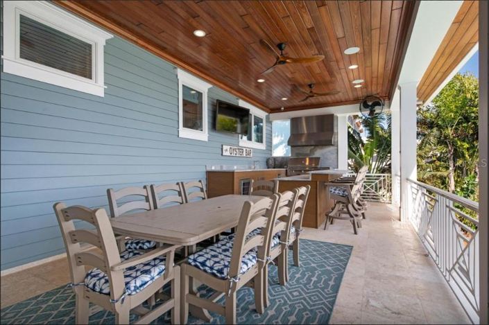 Image No.27-7 Bed Property for sale