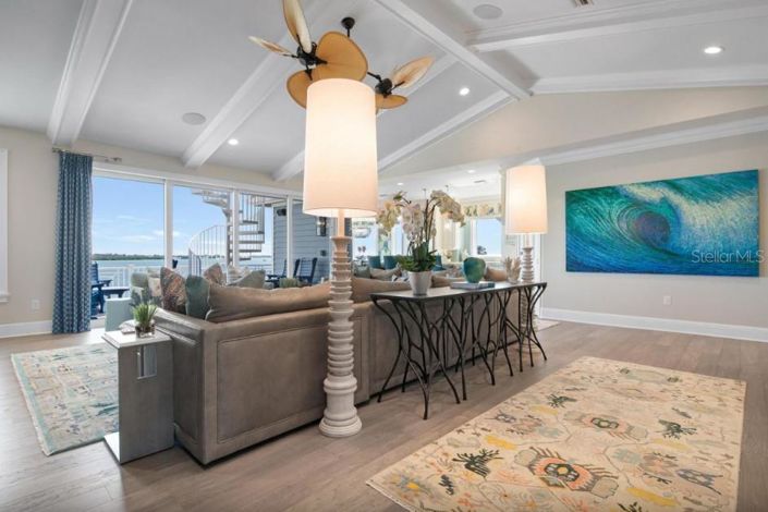 Image No.33-7 Bed Property for sale