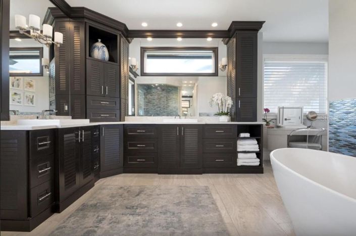 Image No.49-7 Bed Property for sale